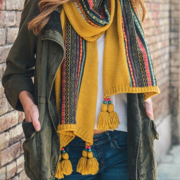 Accessories - 1 LEFT🌿Boho Mustard Tassel Braided Chunky Scarf